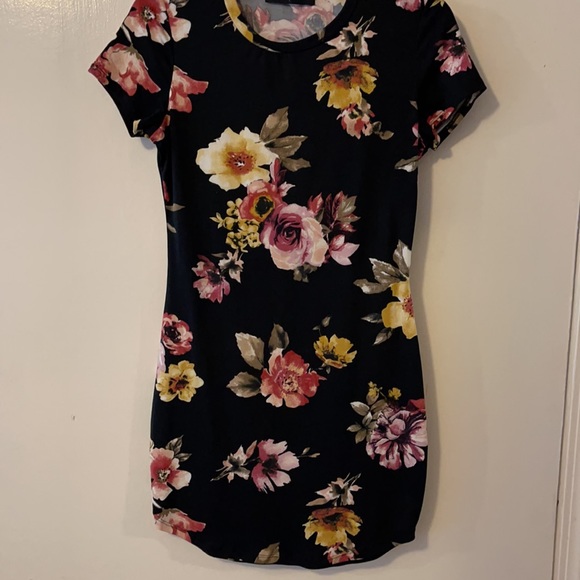 High Street Large Floral Mini Dress - Picture 2 of 7